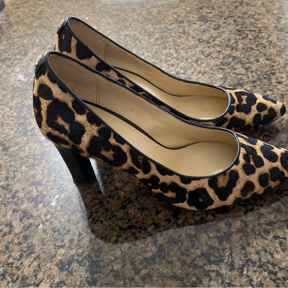 Michael Kors size 7 cheetah pumps